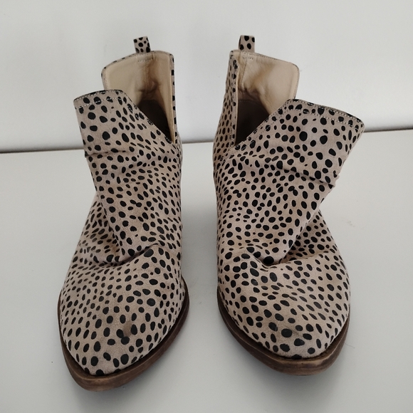 Very Stylish CL by Laundry Black and Cream Ankle Boots - Picture 2 of 8